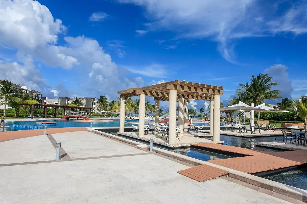 Relaxing 2 Bedroom With Jacuzzi, Terrace And Beach Club Playa del Carmen 0*,  Mexiko